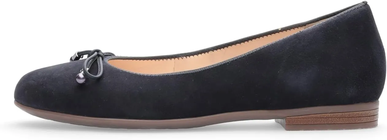 ARA Women's Closed Toe Ballet Flats