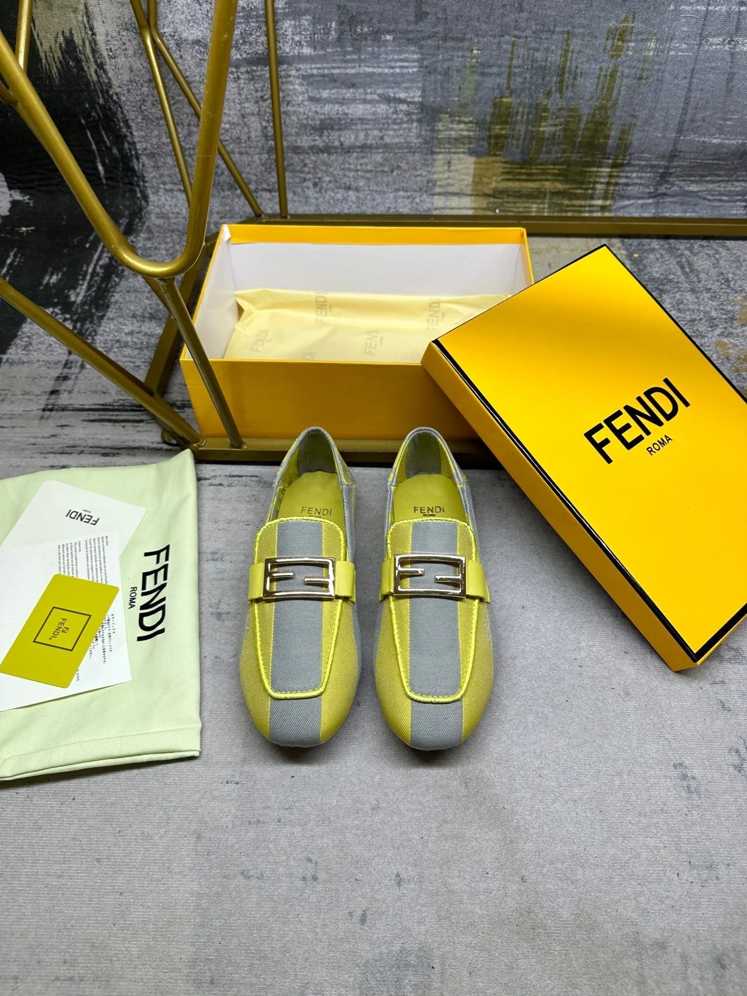 FENDI LOAFERS GOLD LEMON IN HARDWARE GREY MIX FENDI CANVAS Flexible customer care BAGUETTE YELLOW Low-cost