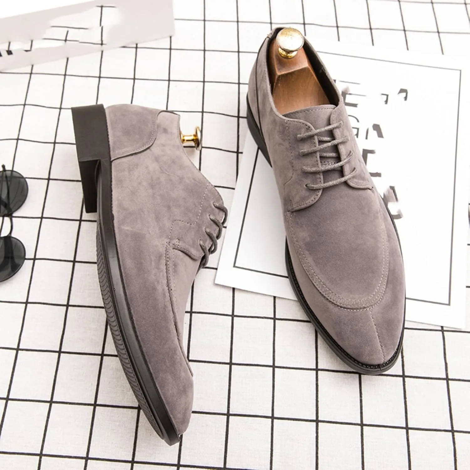 Mens Retro Suede Leather Lace Up Dress Oxfords Shoes Classic Slip On Low Top Pointed Toe Non-Slip Flats Derby Shoes for Formal Business Wedding