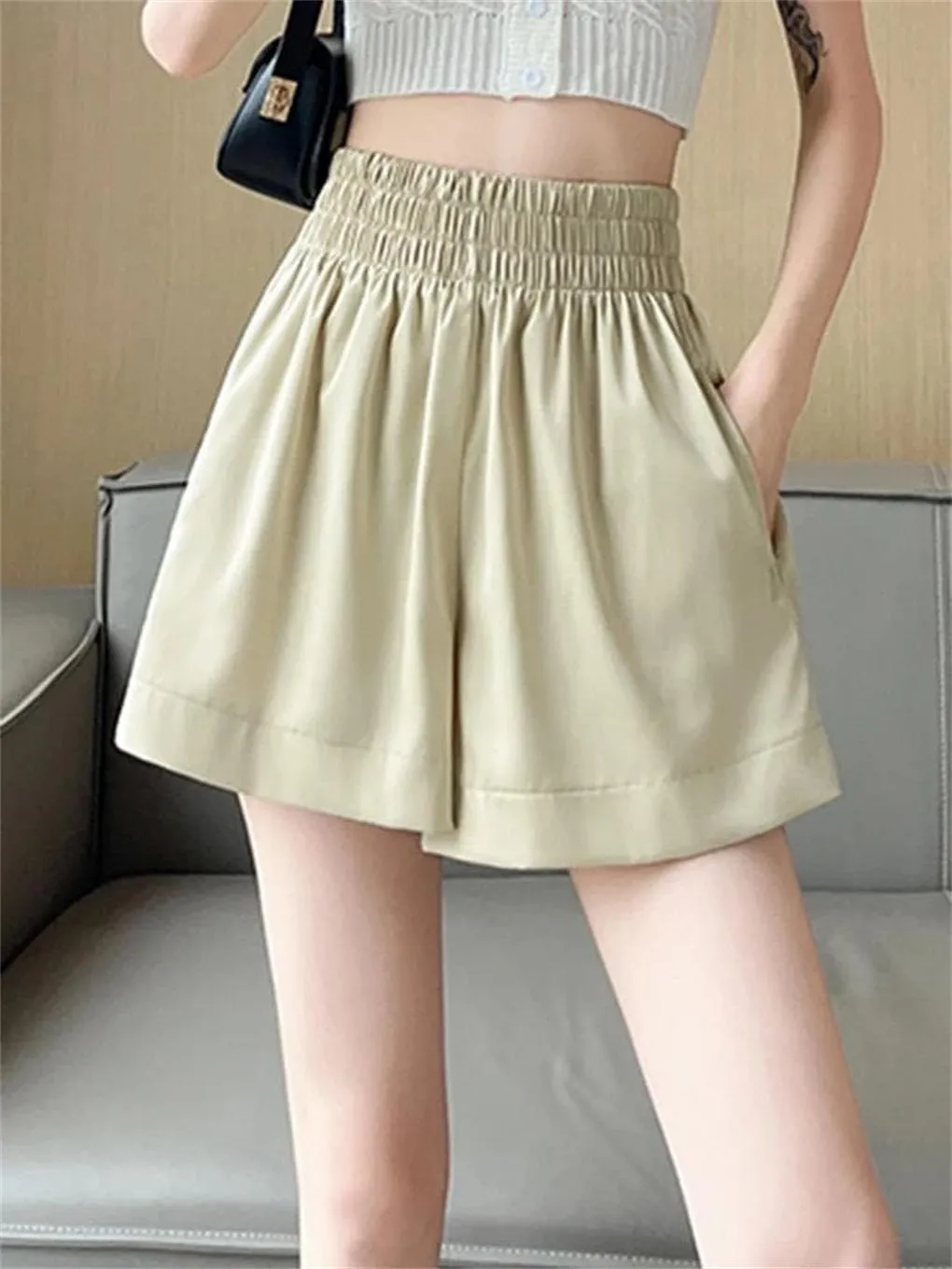 Women's Solid Color Thin Pockets Shorts Elastic Waist Loose Simple Casual Shorts